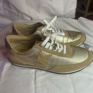 🔥Michael Kors Gold and Tan Athletic Shoes🔥